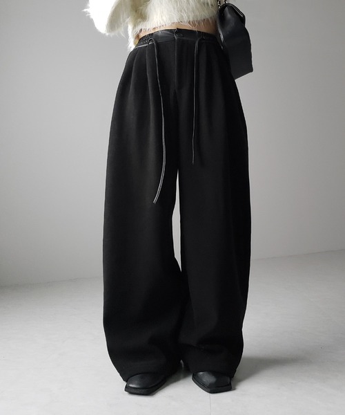 me+em select(ミームセレクト)の「※※【 裏起毛 】レザードッキングスリータックワイドスウェットパンツ / leather docking 3 tuck wide sweat pants(スウェットパンツ・レディース・グレー/ブラック・SMALL/MEDIUM/LARGE)」の22枚目の写真