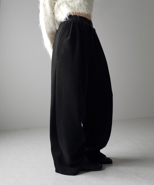 me+em select(ミームセレクト)の「※※【 裏起毛 】レザードッキングスリータックワイドスウェットパンツ / leather docking 3 tuck wide sweat pants(スウェットパンツ・レディース・グレー/ブラック・SMALL/MEDIUM/LARGE)」の5枚目の写真