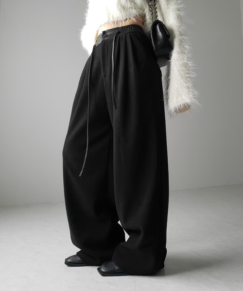 me+em select(ミームセレクト)の「※※【 裏起毛 】レザードッキングスリータックワイドスウェットパンツ / leather docking 3 tuck wide sweat pants(スウェットパンツ・レディース・グレー/ブラック・SMALL/MEDIUM/LARGE)」の9枚目の写真