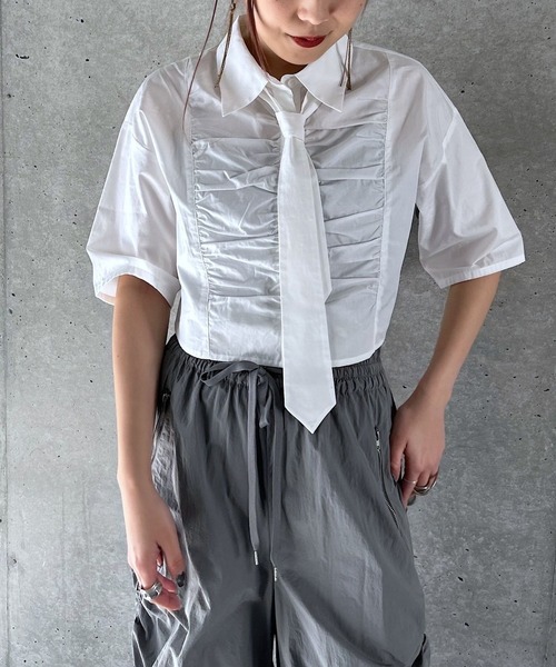 PAGEBOY（ページボーイ）の「ネクタイツキショートシャツ（シャツ/ブラウス・レディース・オフホワイト/ブルー/ブラック・FREE）」の5枚目の写真