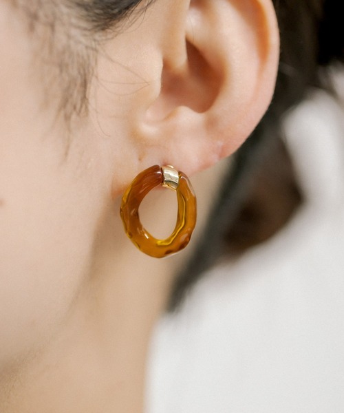 ear PAPILLONNER(イアパピヨネ)の「《チタンポスト》ジェリーリングピアス(ピアス(両耳用)・レディース・ブラウン/クリア/イエロー系その他・FREE)」の2枚目の写真