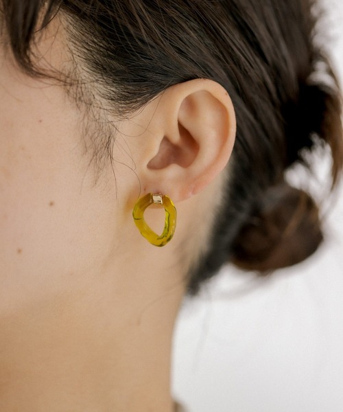 ear PAPILLONNER(イアパピヨネ)の「《チタンポスト》ジェリーリングピアス(ピアス(両耳用)・レディース・ブラウン/クリア/イエロー系その他・FREE)」の4枚目の写真