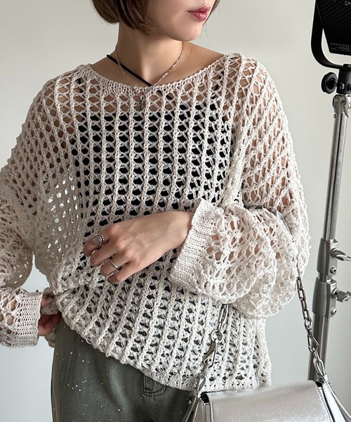 apres jour mignon(アプレジュールミニョン)の「ラメメッシュニット【ZOZOTOWN限定アイテム】(ニット/セーター・レディース・ピンク/ブラック/オフホワイト/ブルー・X-LARGE/フリー)」の6枚目の写真
