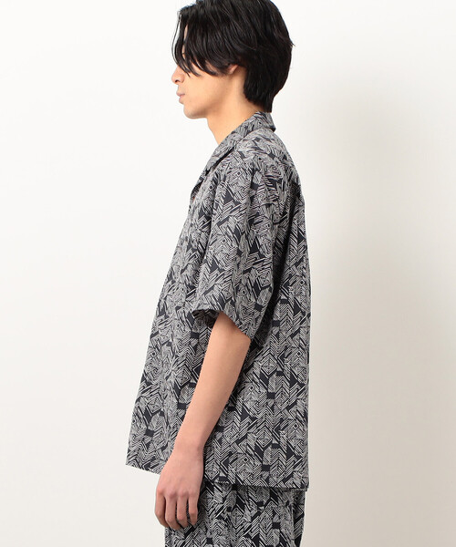 Purple&Yellow（パープルアンドイエロー）の「コットンアフリカン柄プリントシャツ（シャツ/ブラウス・メンズ・ブラック・MEDIUM/SMALL/LARGE）」の2枚目の写真