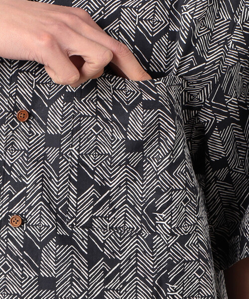 Purple&Yellow（パープルアンドイエロー）の「コットンアフリカン柄プリントシャツ（シャツ/ブラウス・メンズ・ブラック・MEDIUM/SMALL/LARGE）」の5枚目の写真