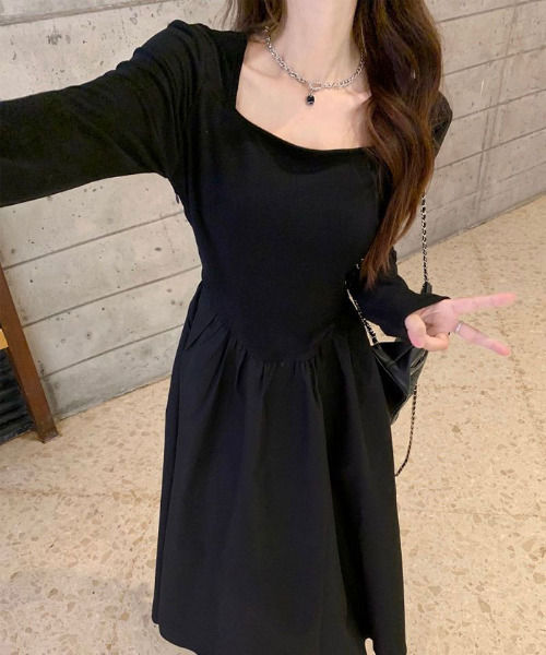 VIVID LADY(ビビッドレディー)の「スクエアネックスリムフレアワンピース ロング丈 長袖(ワンピース・レディース・ブラック・FREE)」の12枚目の写真
