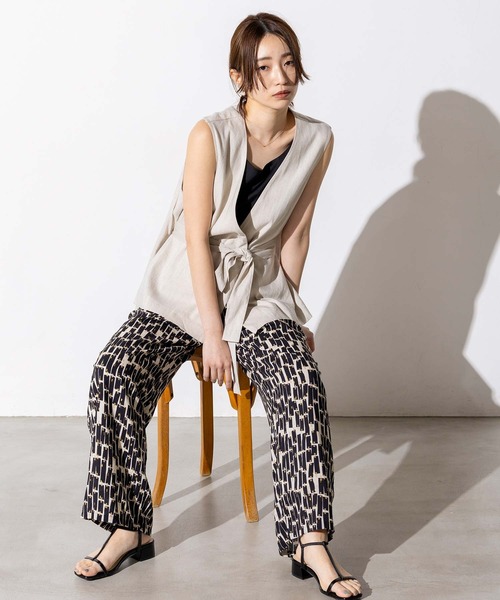 Gready Brilliant（グレディブリリアン）の「リネンベスト（ベスト