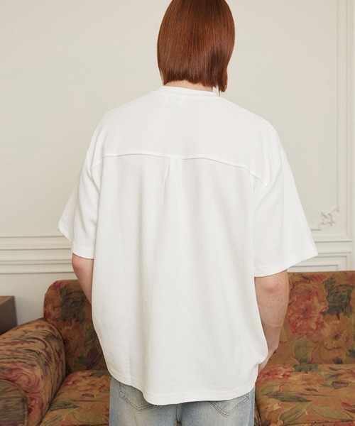Ressaca(レサーカ)の「ハーフジップ/スナップボタン オーバーサイズワッフル半袖Tシャツ(Tシャツ/カットソー・メンズ・グレー系/ブラック系/ホワイト系/ブラック/ホワイト/グレー・M/XL/L)」の14枚目の写真