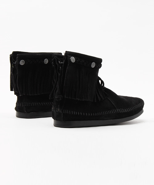 Minnetonka(ミネトンカ)の「MINNETONKA(ミネトンカ) / フリンジ バックジップブーツ HI TOP BACK ZIP BOOT(ブーツ・レディース・グレー/ブラウン/タン/ブラック/ダークブラウン・5/9/8/7/6/6.5/8.5/7.5/5.5)」の8枚目の写真