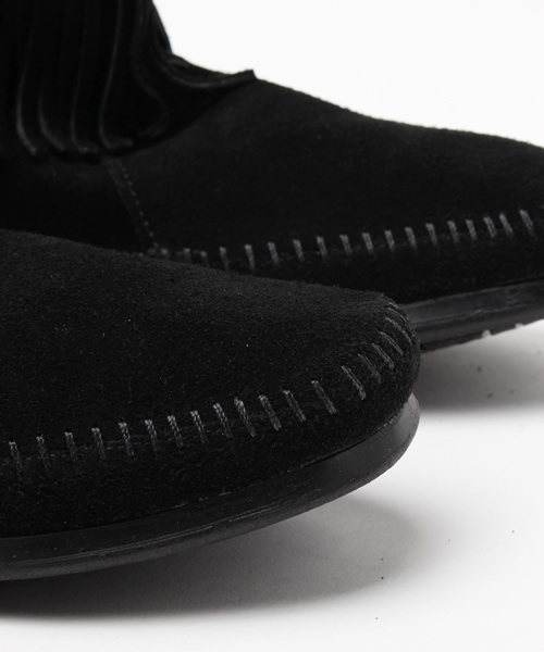 Minnetonka(ミネトンカ)の「MINNETONKA(ミネトンカ) / フリンジ バックジップブーツ HI TOP BACK ZIP BOOT(ブーツ・レディース・グレー/ブラウン/タン/ブラック/ダークブラウン・5/9/8/7/6/6.5/8.5/7.5/5.5)」の9枚目の写真