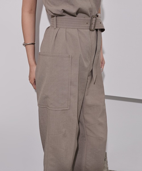 LE CIEL BLEU(ルシェルブルー)の「ベルテッドサファリジャンプスーツ / Belted Safari Jumpsuit(サロペット/オーバーオール・レディース・ベージュ/ブラック・36/38)」の19枚目の写真