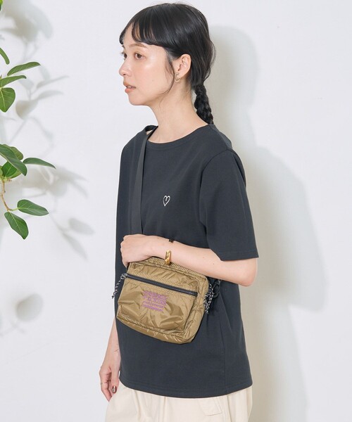 英　0107 ♡ セール】ワンポイントハート刺繍 ボートネックTシャツ（Tシャツ