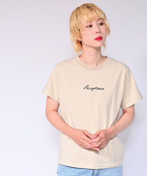 Alite cloth(アリーテクロス)の「ロゴTシャツ Acceptance(Tシャツ/カットソー・レディース・ブラック/ホワイト/ベージュ/グレー/オレンジ/ピンク/ブルー/グリーン・FREE)」の4枚目の写真
