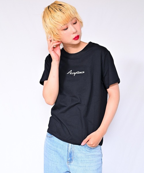 Alite cloth(アリーテクロス)の「ロゴTシャツ Acceptance(Tシャツ/カットソー・レディース・ブラック/ホワイト/ベージュ/グレー/オレンジ/ピンク/ブルー/グリーン・FREE)」の1枚目の写真
