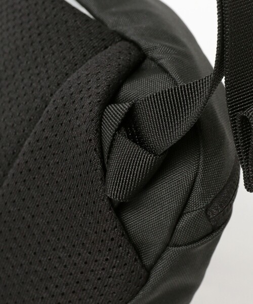 BEAMS(ビームス)の「ARC’TERYX / Mantis 2 Waist Pack(ボディバッグ/ウエストポーチ・メンズ・ブラック・ONE SIZE)」の8枚目の写真