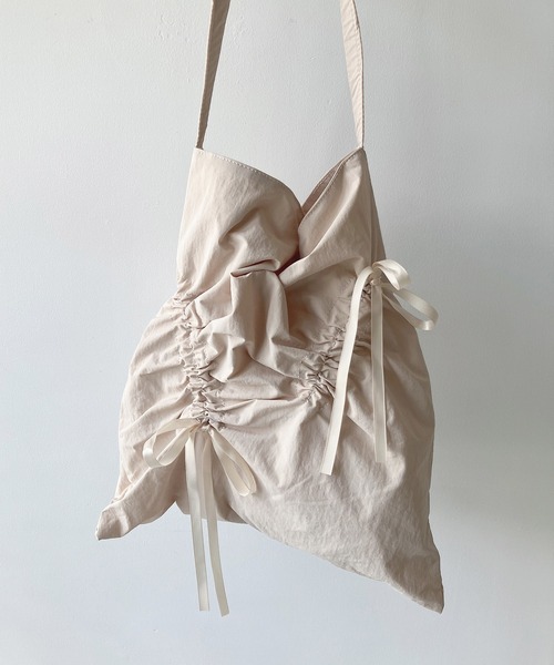 AS KNOW AS plus（アズノゥアズプラス）の「ドロストリボンショルダーバッグ 【ZOZOTOWN限定アイテム】（ショルダーバッグ・レディース・ブラック系/ブラック/ベビーピンク/ブルー/シルバー・FREE）」の22枚目の写真