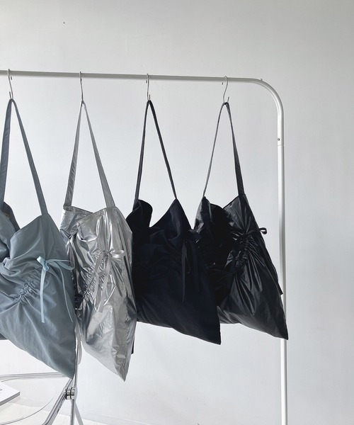 AS KNOW AS plus（アズノゥアズプラス）の「ドロストリボンショルダーバッグ 【ZOZOTOWN限定アイテム】（ショルダーバッグ・レディース・ブラック系/ブラック/ベビーピンク/ブルー/シルバー・FREE）」の18枚目の写真