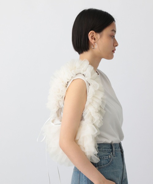 A part by（アパートバイ）の「【WEB限定】2WAYフリルバッグ（ショルダーバッグ・レディース・ブラック/アイボリー/グレー・FREE）」の4枚目の写真