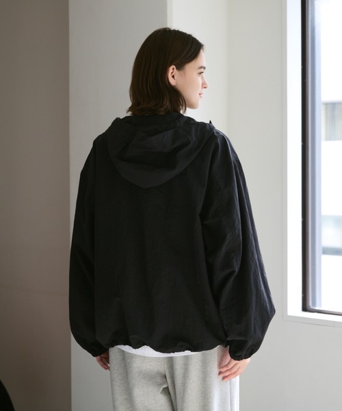 パーカー Loose nylon anorak hoodie / ルーズナイロンアノラックパーカー レディース メンズ Loose nylon anorak hoodie / ルーズナイロンアノラックパーカー