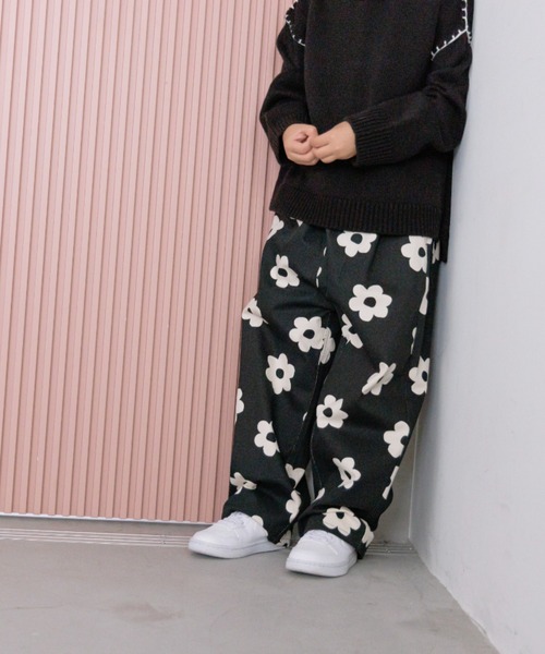 LOWRYS FARM（ローリーズファーム）の「シェフパンツ　137333（その他パンツ・キッズ・ホワイト/ブラック/ブラウン/その他/ホワイト系その他/その他1/レオパード/ブラック系その他・110cm/120cm/130cm/140cm/150cm）」の4枚目の写真