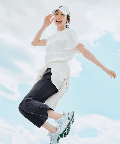 UNFILO（アンフィーロ）の「フレアスリーブ Tシャツ（Tシャツ/カットソー・レディース・ブラック系/ホワイト系/カーキ系/ベージュ系/オレンジ系・MEDIUM/LARGE/SMALL）」の11枚目の写真