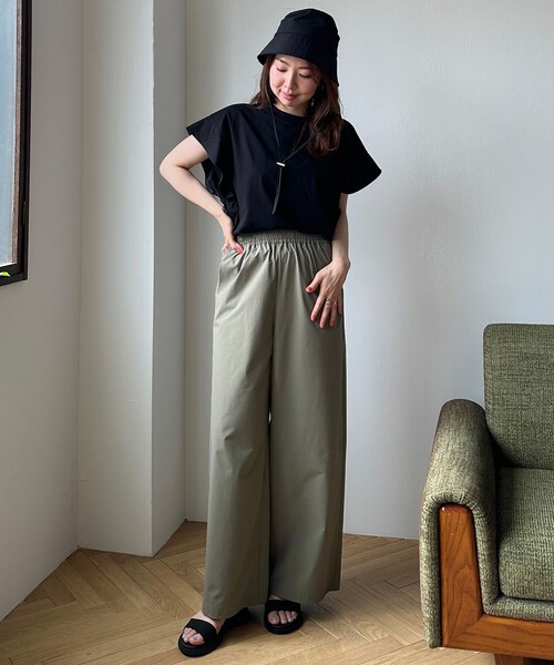 UNFILO（アンフィーロ）の「フレアスリーブ Tシャツ（Tシャツ/カットソー・レディース・ブラック系/ホワイト系/カーキ系/ベージュ系/オレンジ系・MEDIUM/LARGE/SMALL）」の14枚目の写真