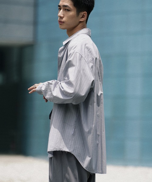 WYM LIDNM（ウィム バイ リドム）の「CUT-OFF HEM STRIPE SHIRT（シャツ/ブラウス・メンズ・アッシュブラウン/ブルー系/ライトグレー・S/M/L）」の17枚目の写真