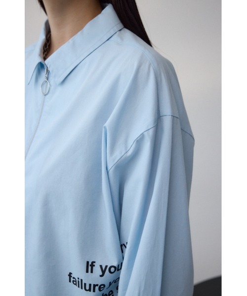 AZUL by moussy（アズールバイマウジー）の「ロゴプリントショートシャツ（シャツ/ブラウス・レディース・ベージュ/ライトブルー/ブルー・FREE）」の20枚目の写真