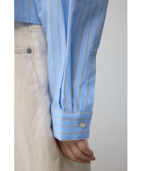 AZUL by moussy（アズールバイマウジー）の「ロゴプリントショートシャツ（シャツ/ブラウス・レディース・ベージュ/ライトブルー/ブルー・FREE）」の6枚目の写真