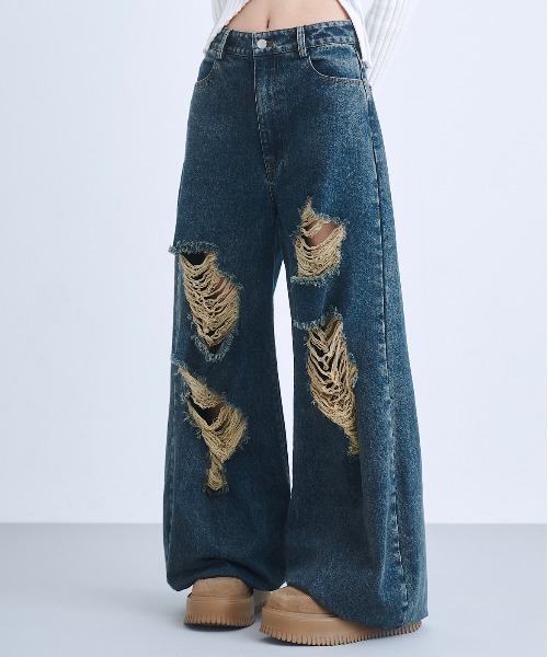 17HR（セブンティーンアワーズ）の「ルーズダメージデニム（デニムパンツ・レディース・ブラック/ブルー・MEDIUM/SMALL）」の2枚目の写真