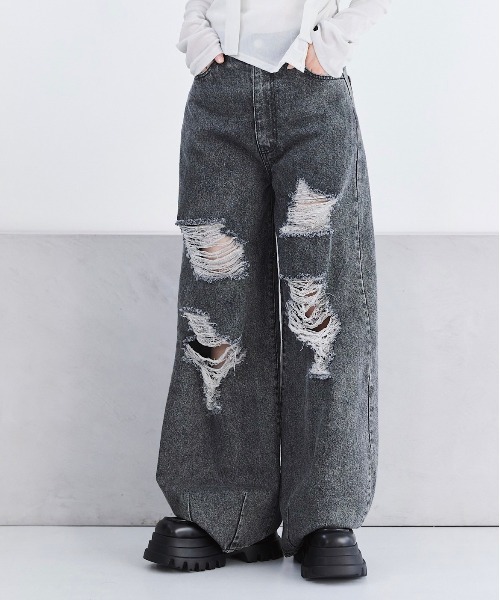 17HR（セブンティーンアワーズ）の「ルーズダメージデニム（デニム