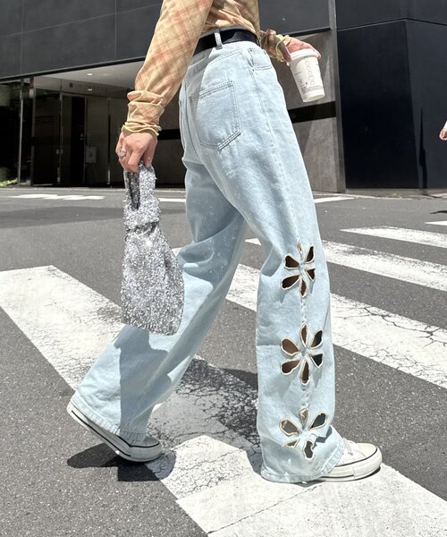 HELLO.SANFRANCISCO（ハローサンフランシスコ）の「【HELLO.SANFRANCISCO】フラワーカットアウトデニムパンツ（デニムパンツ・レディース・サックスブルー/ブルー・SMALL/X-SMALL/MEDIUM）」の18枚目の写真