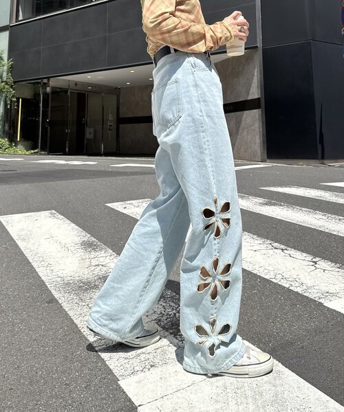 HELLO.SANFRANCISCO（ハローサンフランシスコ）の「【HELLO.SANFRANCISCO】フラワーカットアウトデニムパンツ（デニムパンツ・レディース・サックスブルー/ブルー・SMALL/X-SMALL/MEDIUM）」の19枚目の写真