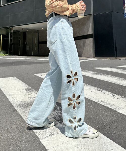 HELLO.SANFRANCISCO（ハローサンフランシスコ）の「【HELLO.SANFRANCISCO】フラワーカットアウトデニムパンツ（デニムパンツ・レディース・サックスブルー/ブルー・SMALL/X-SMALL/MEDIUM）」の20枚目の写真