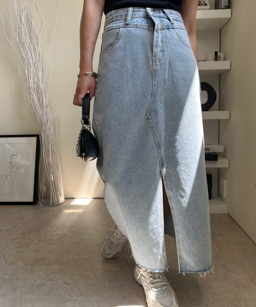 ULEULA(ウルア)の「フロントスリットタイトデニムスカート(スカート・レディース・ブルー・MEDIUM/LARGE)」の2枚目の写真