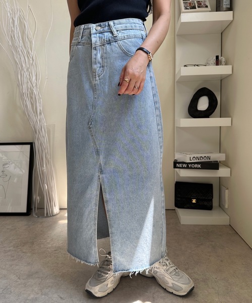 ULEULA(ウルア)の「フロントスリットタイトデニムスカート(スカート・レディース・ブルー・MEDIUM/LARGE)」の5枚目の写真