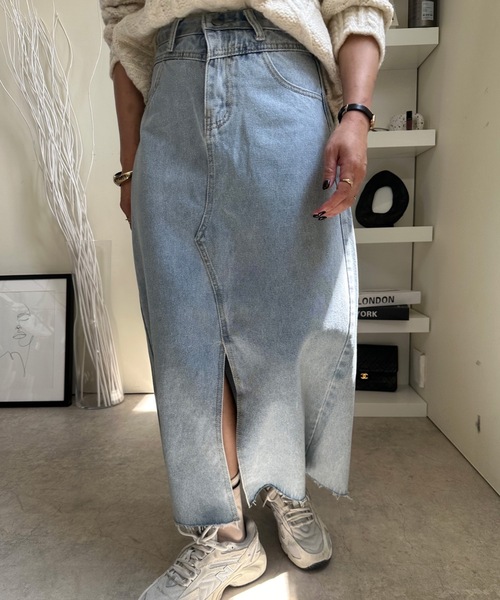 ULEULA(ウルア)の「フロントスリットタイトデニムスカート(スカート・レディース・ブルー・MEDIUM/LARGE)」の9枚目の写真