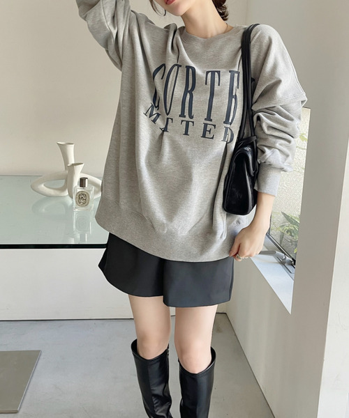 Ada.(エイダ)の「タックデザイン ロゴプリント 裏毛スウェット(スウェット・レディース・アイボリー/ブラック/サックスブルー/グレー・FREE)」の14枚目の写真