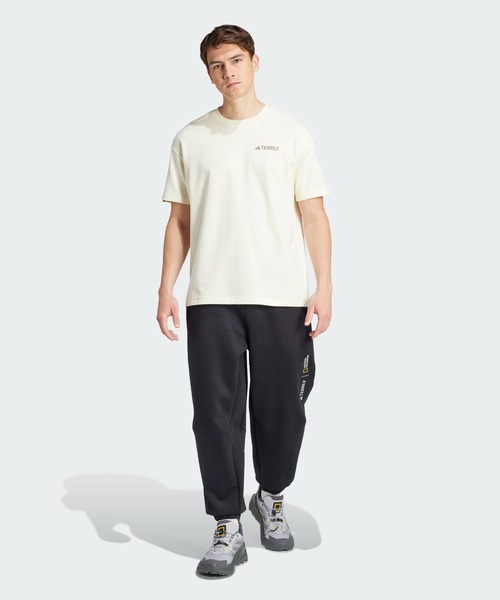 adidas(アディダス)の「ナショナル ジオグラフィック グラフィックス半袖Tシャツ(ジェンダーニュートラル) / アディダス adidas(Tシャツ/カットソー・メンズ・ブラック/ベージュ・SMALL/XX-LARGE/3XL/LARGE/MEDIUM/X-LARGE)」の10枚目の写真