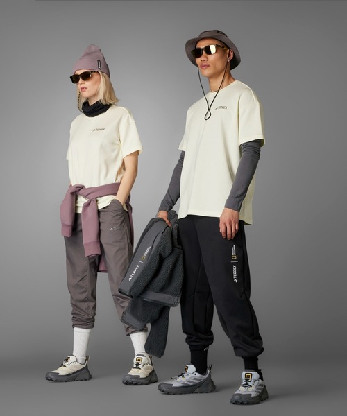 adidas(アディダス)の「ナショナル ジオグラフィック グラフィックス半袖Tシャツ(ジェンダーニュートラル) / アディダス adidas(Tシャツ/カットソー・メンズ・ブラック/ベージュ・SMALL/XX-LARGE/3XL/LARGE/MEDIUM/X-LARGE)」の11枚目の写真