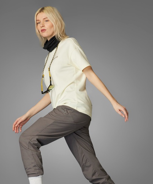 adidas(アディダス)の「ナショナル ジオグラフィック グラフィックス半袖Tシャツ(ジェンダーニュートラル) / アディダス adidas(Tシャツ/カットソー・メンズ・ブラック/ベージュ・SMALL/XX-LARGE/3XL/LARGE/MEDIUM/X-LARGE)」の18枚目の写真