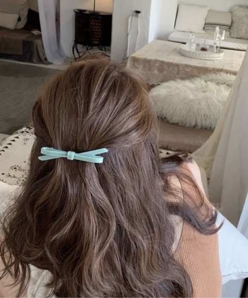 ammy.(エイミードット)の「【 ammy. / エイミードット 】 カラー リボン バレッタ(バレッタ/ヘアクリップ・レディース・ブラウン/レッド/オレンジ/ライトグリーン/モカ/イエロー/ライトブルー/アイボリー・FREE)」の5枚目の写真