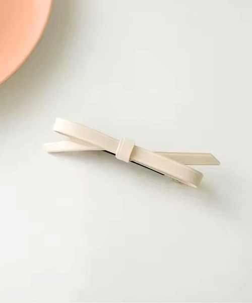 ammy.(エイミードット)の「【 ammy. / エイミードット 】 カラー リボン バレッタ(バレッタ/ヘアクリップ・レディース・ブラウン/レッド/オレンジ/ライトグリーン/モカ/イエロー/ライトブルー/アイボリー・FREE)」の2枚目の写真