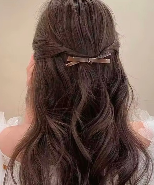 ammy.(エイミードット)の「【 ammy. / エイミードット 】 カラー リボン バレッタ(バレッタ/ヘアクリップ・レディース・ブラウン/レッド/オレンジ/ライトグリーン/モカ/イエロー/ライトブルー/アイボリー・FREE)」の4枚目の写真