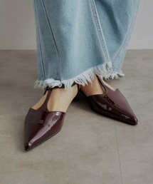 Tストラップエナメルパンプス