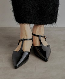 Olu. | Tストラップエナメルパンプス(パンプス)