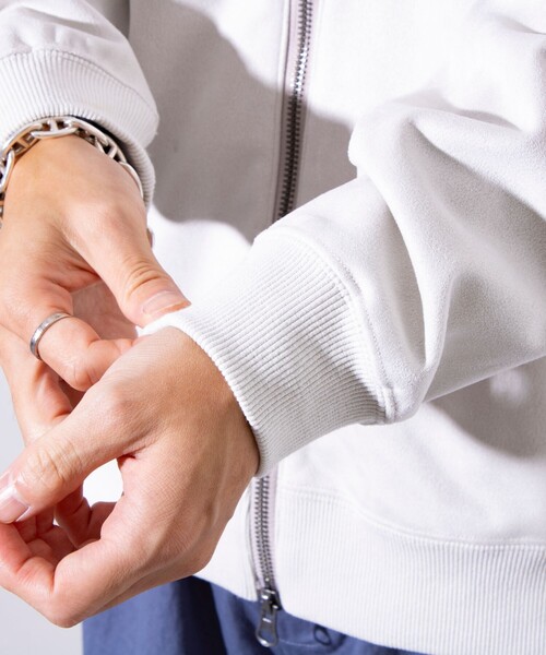 GLOSTER(グロスター)の「【GLOSTER/グロスター】フレンチブルドッグ刺繍 フェイクスエード 裏起毛 ZIPパーカー(パーカー・メンズ・サックスブルー/アイボリー/チャコールグレー/グレイッシュベージュ・M/L/S)」の9枚目の写真