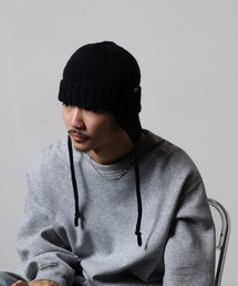 Well-Tailored（ウェルテイラード）の「Well-Tailored 2WAY FLAP WATCH 耳当て ニット帽子（ニットキャップ/ビーニー）」
