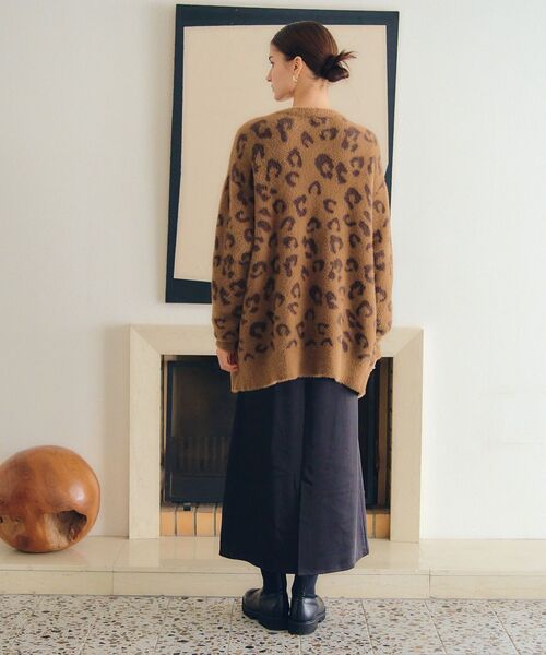 YECCA VECCA（イェッカヴェッカ）の「サテンロングスカート（スカート・レディース・グレイッシュベージュ/ブラック・FREE）」の14枚目の写真