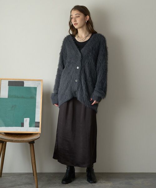 YECCA VECCA（イェッカヴェッカ）の「サテンロングスカート（スカート・レディース・グレイッシュベージュ/ブラック・FREE）」の20枚目の写真